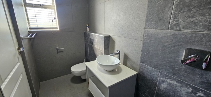 7 Bedroom Property for Sale in Gansbaai Central Western Cape